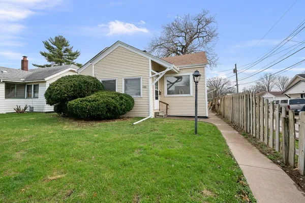 $134,900 | 3516 18th Avenue, Rock Island, IL 61201