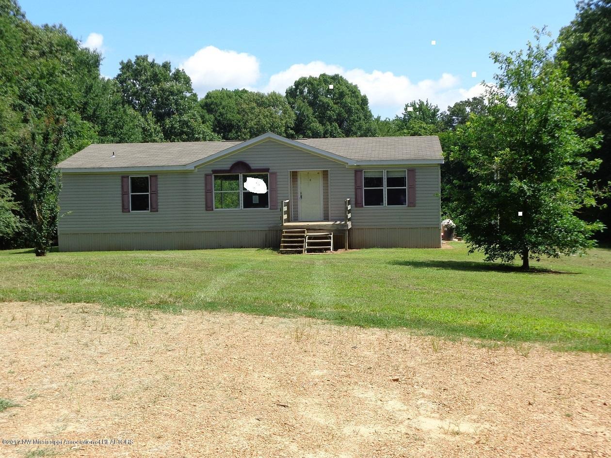 3046 North Crockett Road Senatobia, MS 38668 - Photo 1 of 4 Crockett front 3