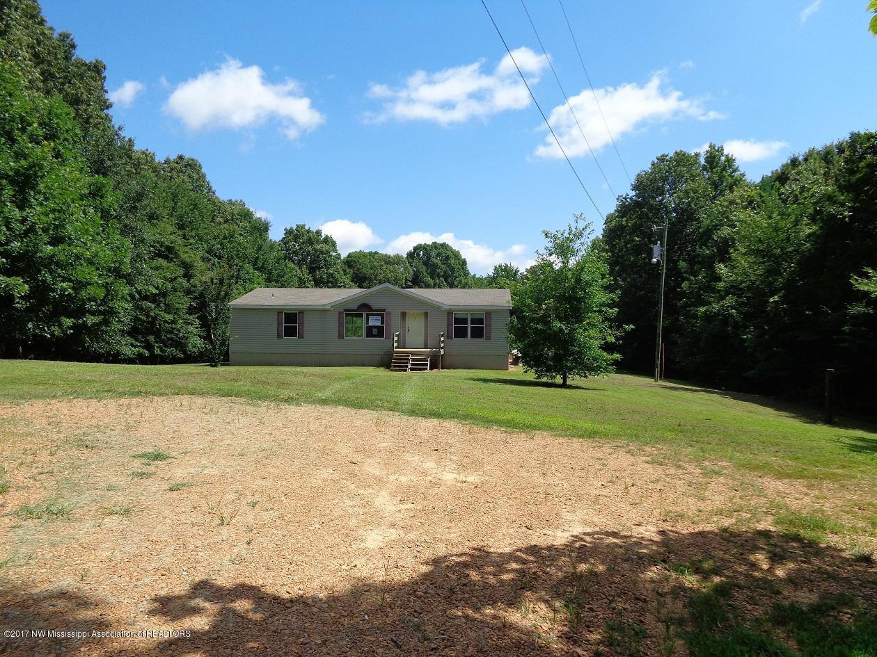 3046 North Crockett Road Senatobia, MS 38668 - Photo 3 of 4 Crockett front