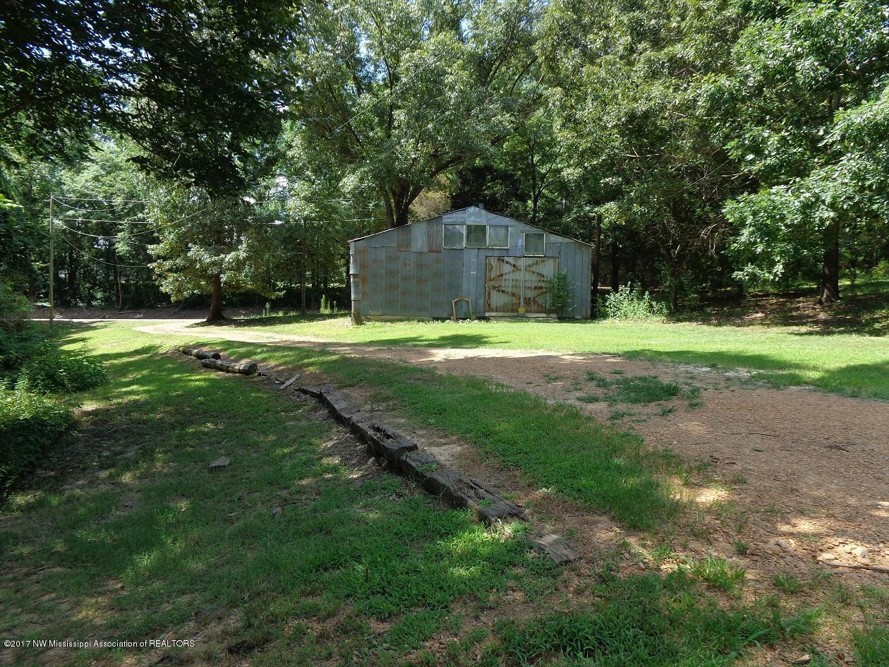 3046 North Crockett Road Senatobia, MS 38668 - Photo 4 of 4 Crockett Shop