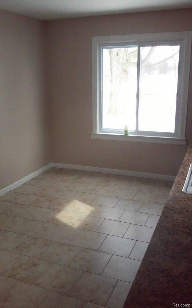 11216 Clinton River Road Sterling Heights, MI 48314 - Photo 16 of 20 20150304_135246.jpg