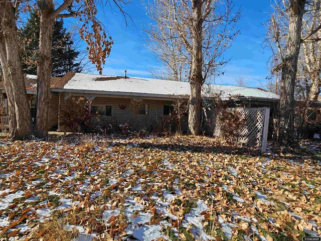 $112,000 | 220 East Broadway Street, Thermopolis, WY 82443