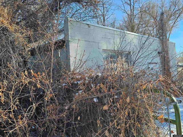 $112,000 | 220 East Broadway Street, Thermopolis, WY 82443