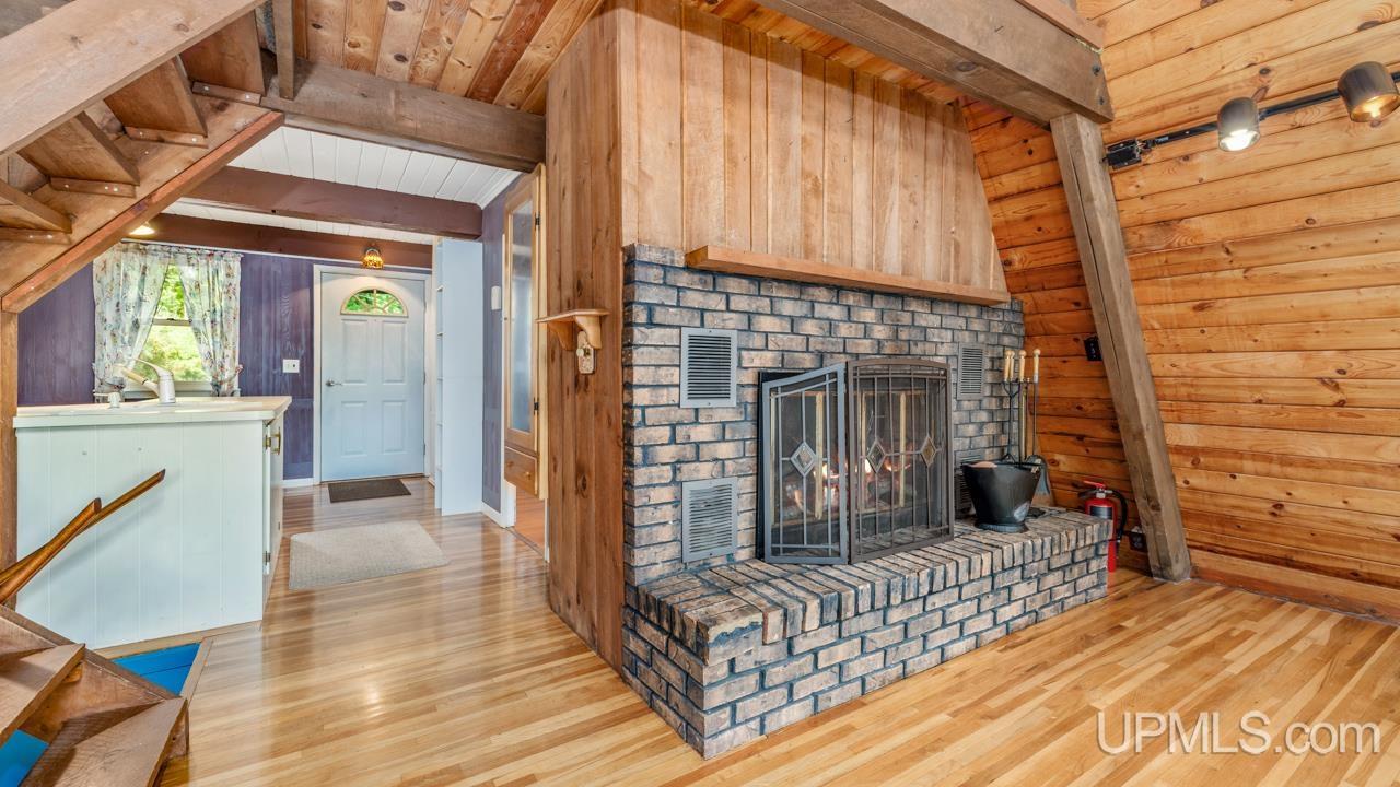 1635 Vivio Road Florence, WI 54121 - Photo 7 of 34 Gallery Image 7