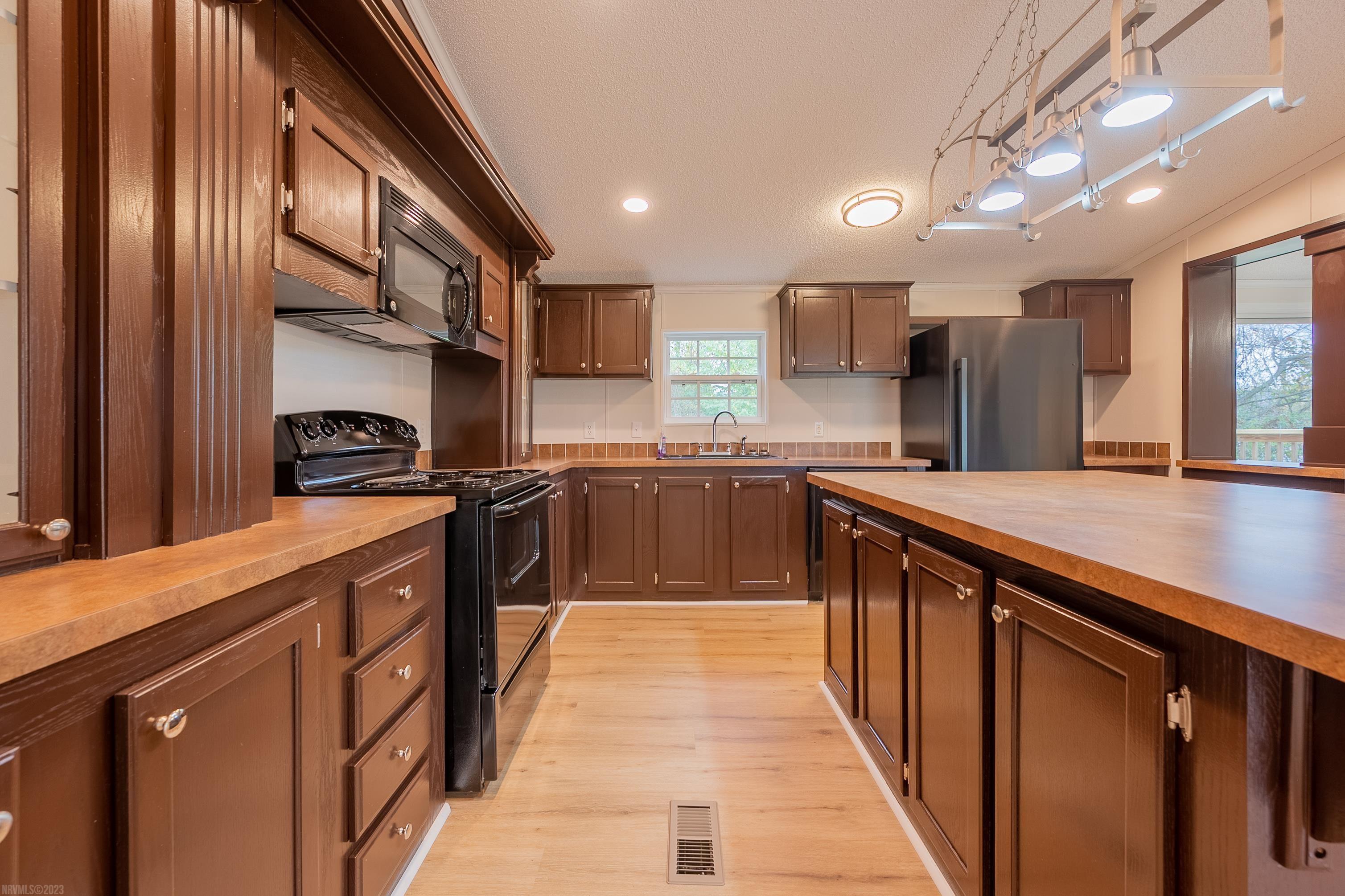 6849 Ferrell Road Radford, VA 24141 - Photo 7 of 33 Gallery Image 7