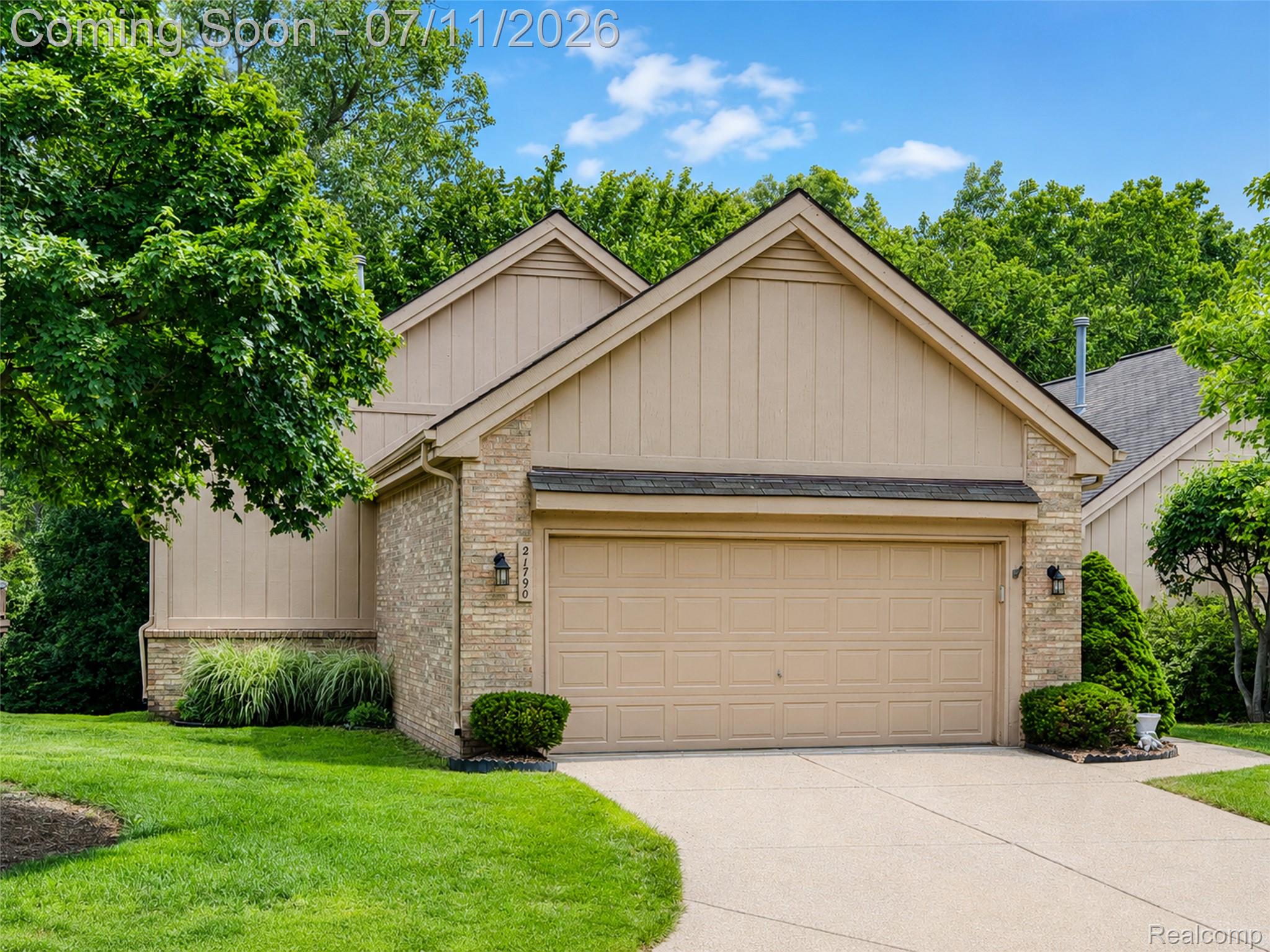 21790 River Ridge Trail Farmington, MI 48335 - Photo 6 of 34 image-1-ai.jpg
