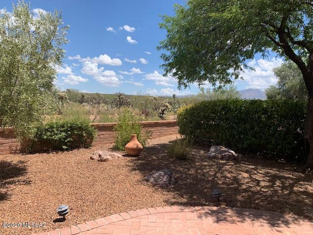1621 East Crown Ridge Way Oro Valley, AZ 85755 - Photo 11 of 37