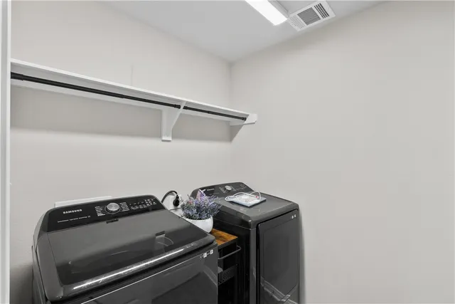 $2,300 | 1925 Viva Road, Bryan, TX 77807