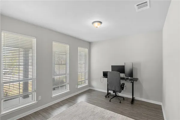 $2,300 | 1925 Viva Road, Bryan, TX 77807