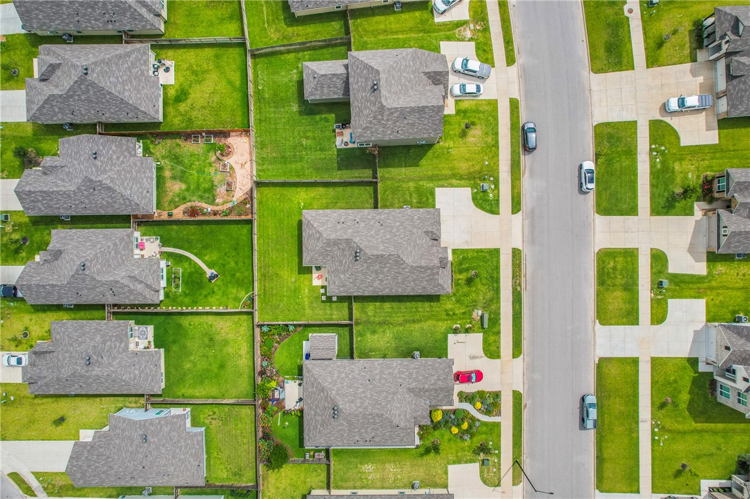1925 Viva Road Bryan, TX 77807 - Photo 19 of 24 an aerial view of a brick house with a yard and plants