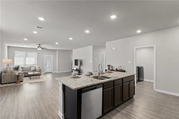 $2,300 | 1925 Viva Road, Bryan, TX 77807