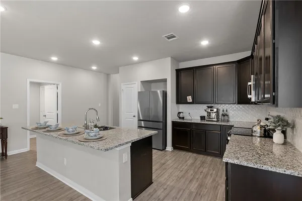 $2,300 | 1925 Viva Road, Bryan, TX 77807