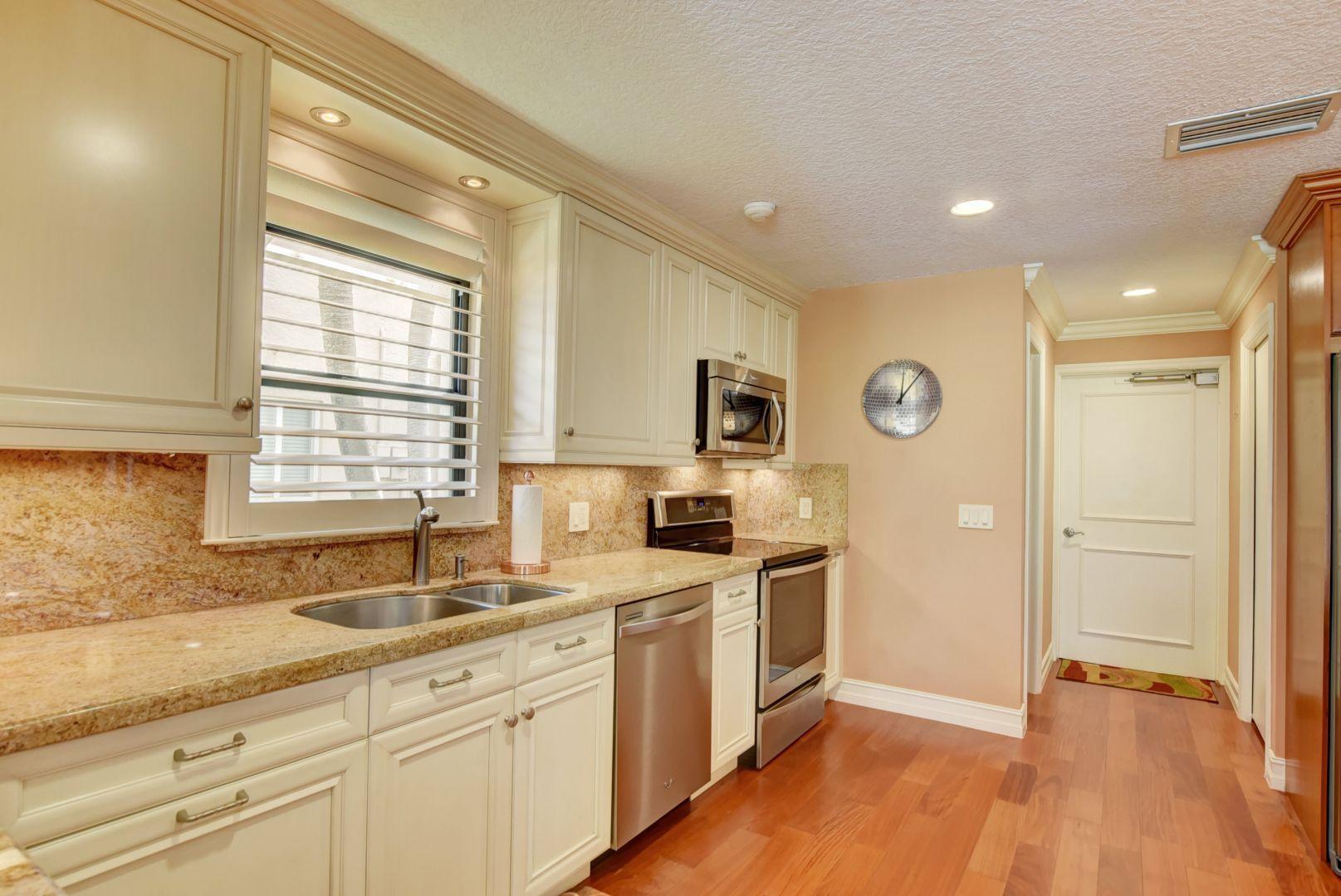 1481 Southwest 21st Lane Boca Raton, FL 33486 - Photo 13 of 43 27_ebf_5113and4more