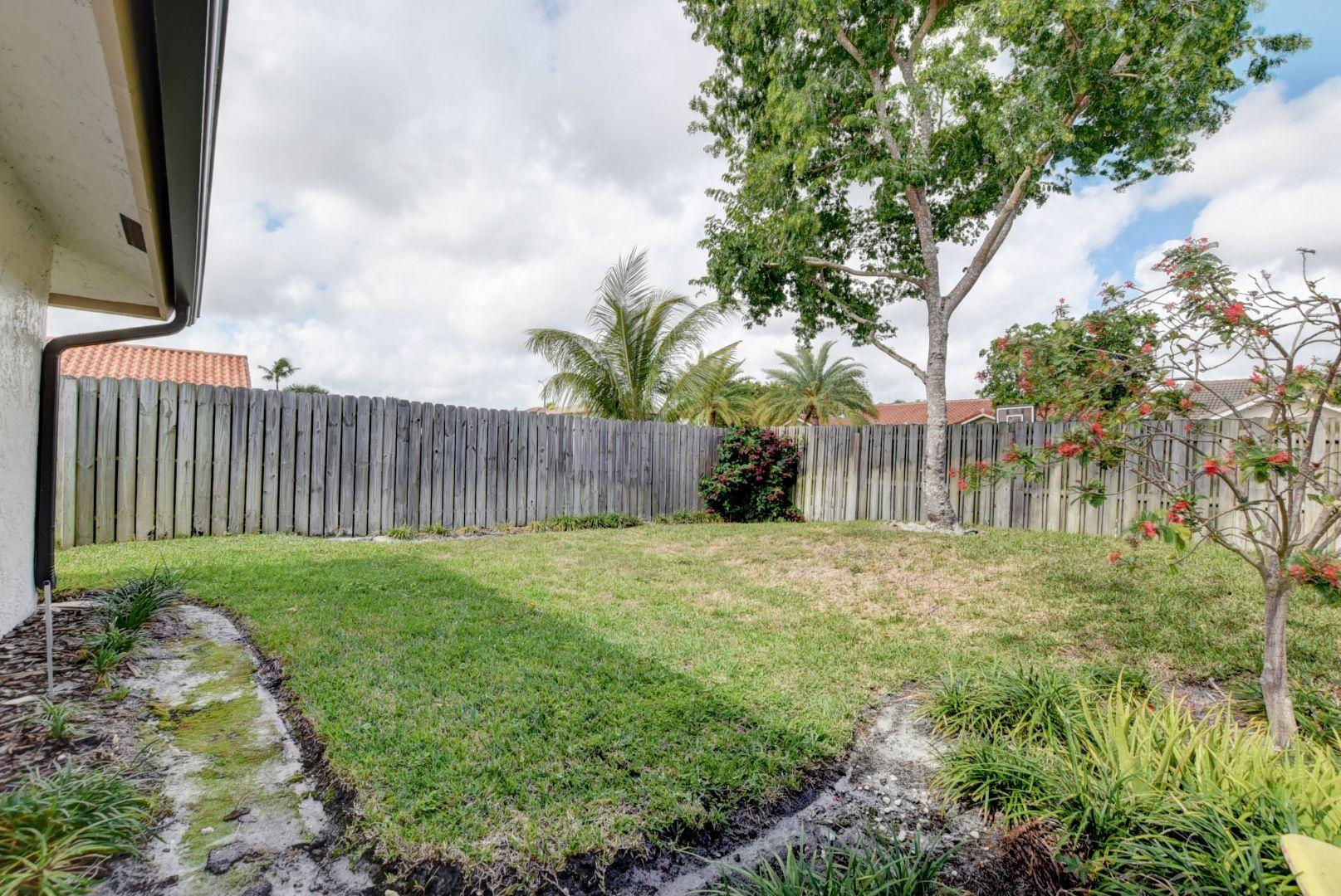 1481 Southwest 21st Lane Boca Raton, FL 33486 - Photo 37 of 43 SIDE YARD