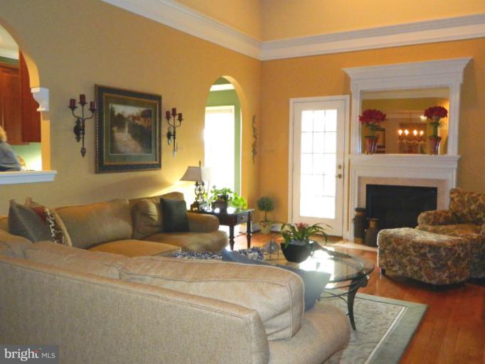 2631 Mill Race Road Frederick, MD 21701 - Photo 11 of 30 Living Room