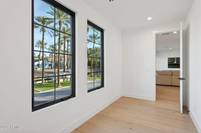 a view of livingroom with furniture