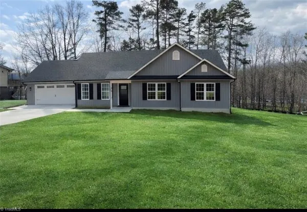 $349,900 | 901 Kingsway Drive, King, NC 27021