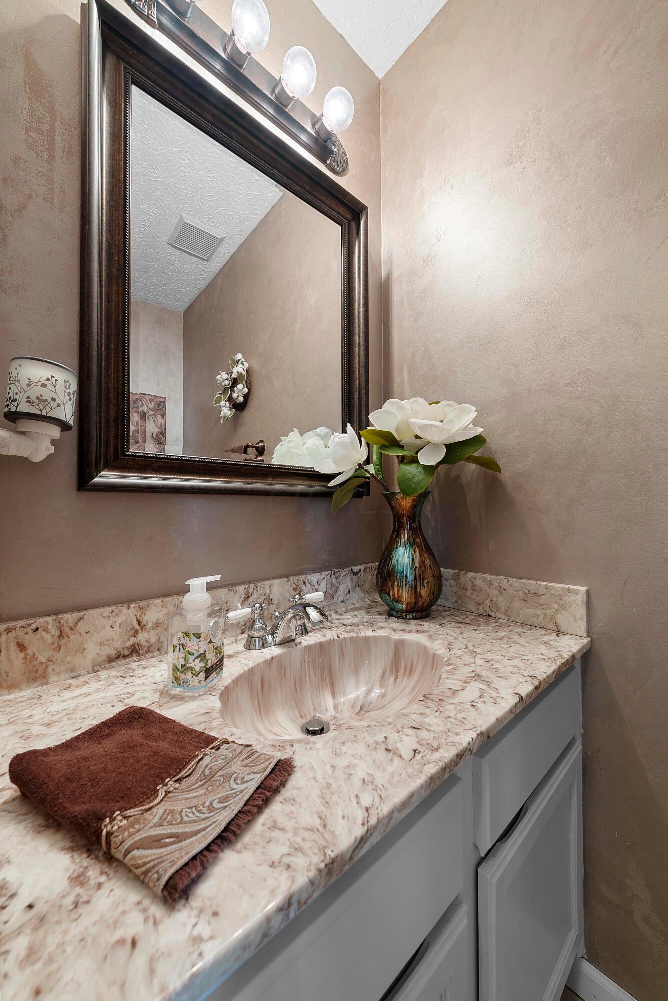 1095 Rousseau Lane Galloway, OH 43119 - Photo 8 of 39 DSC01283