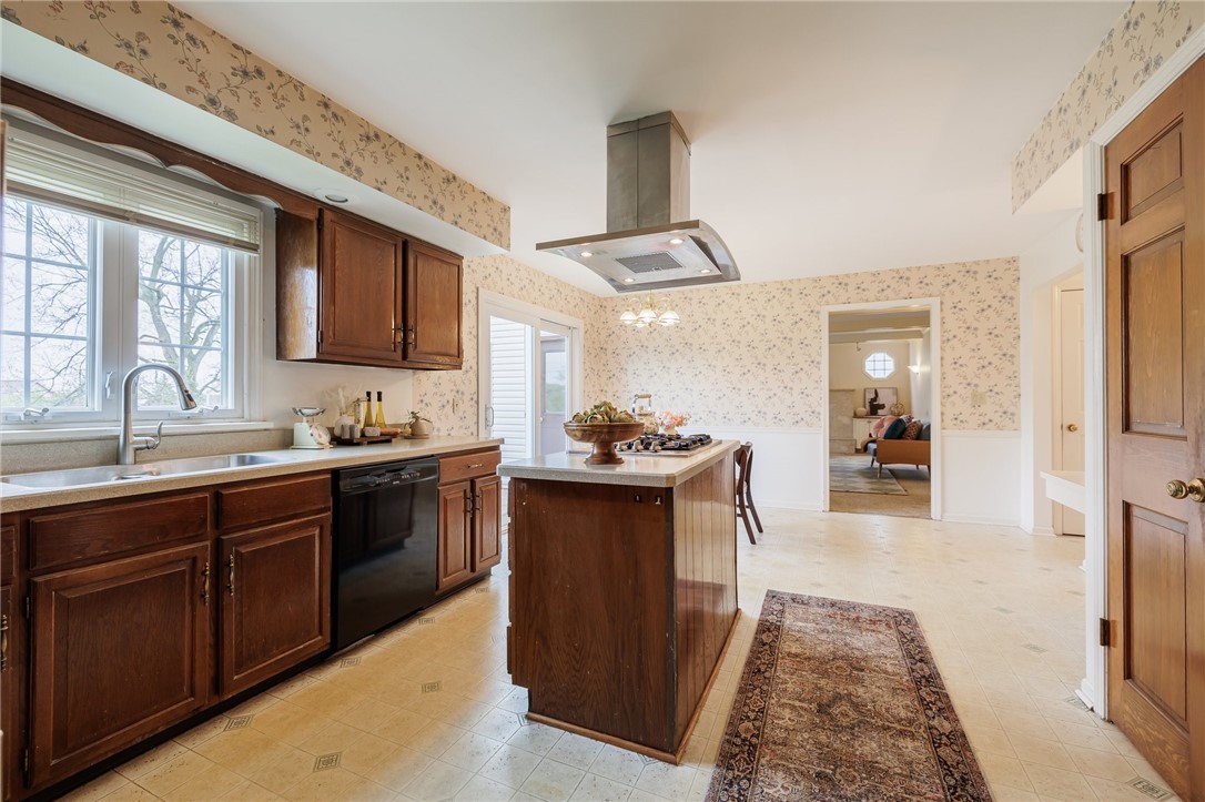 460 Stone Road Pittsford, NY 14534 - Photo 15 of 37