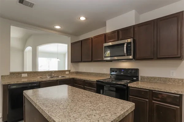 $2,015 | 13401 Raintree Drive, Montgomery, TX 77356