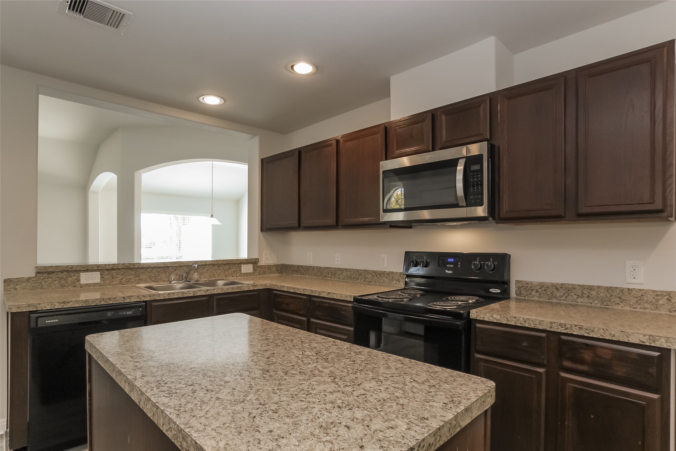 13401 Raintree Drive Montgomery, TX 77356 - Photo 5 of 15 Photos may be representative of the floor plan and not the exact home. Finishes, layout, and features of the actual property for lease may vary.