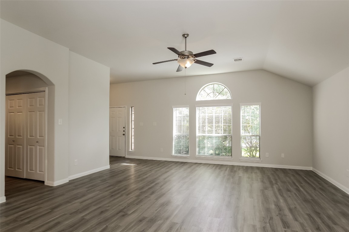 13401 Raintree Drive Montgomery, TX 77356 - Photo 6 of 15 Photos may be representative of the floor plan and not the exact home. Finishes, layout, and features of the actual property for lease may vary.