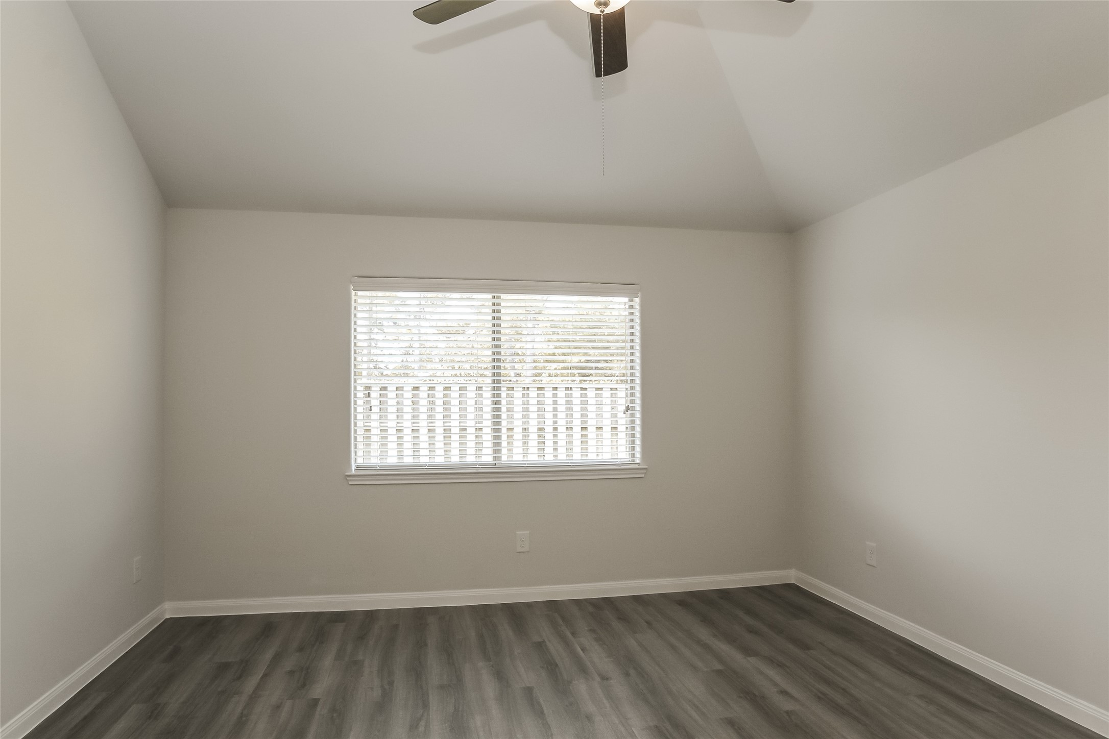 13401 Raintree Drive Montgomery, TX 77356 - Photo 9 of 15 Photos may be representative of the floor plan and not the exact home. Finishes, layout, and features of the actual property for lease may vary.