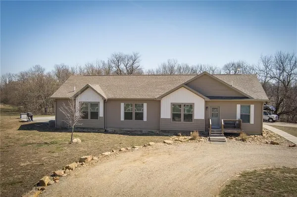 $415,000 | 1155 Northwest 250th Road, Holden, MO 64040