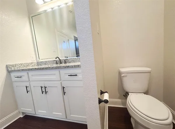 $2,195 | 300 Brothers Boulevard, Red Oak, TX 75154