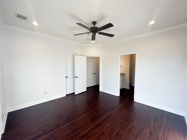 $2,195 | 300 Brothers Boulevard, Red Oak, TX 75154