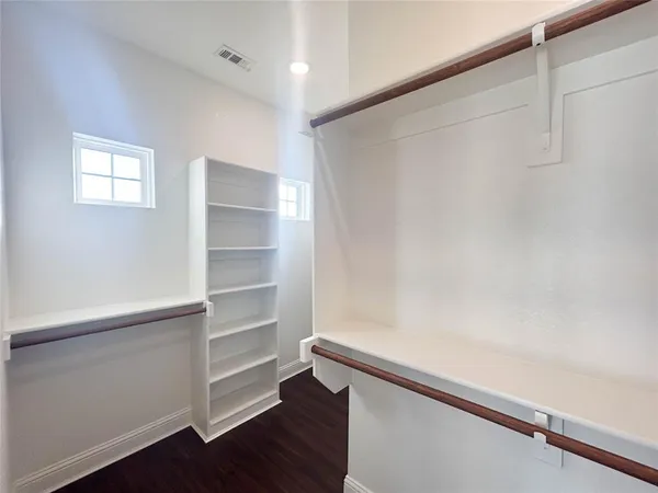 $2,195 | 300 Brothers Boulevard, Red Oak, TX 75154