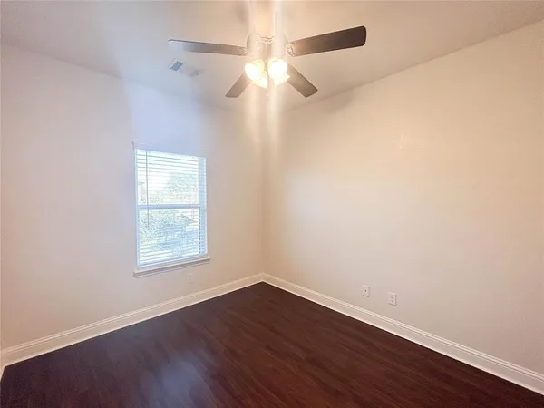 $2,195 | 300 Brothers Boulevard, Red Oak, TX 75154