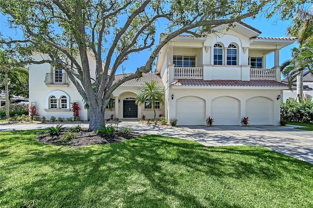 $3,950,000 | 404 South Shore Drive, Sarasota, FL 34234