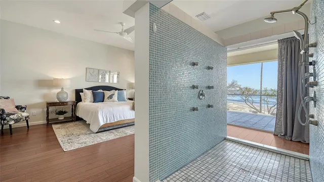 $3,950,000 | 404 South Shore Drive, Sarasota, FL 34234