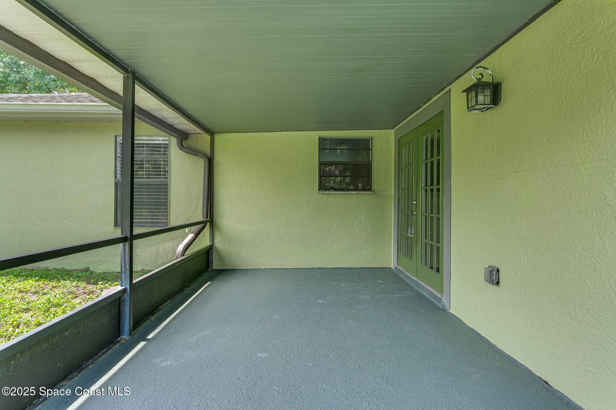 391 Abello Road Southeast Palm Bay, FL 32909 - Photo 18 of 30 391 Abello Rd (27 of 33)