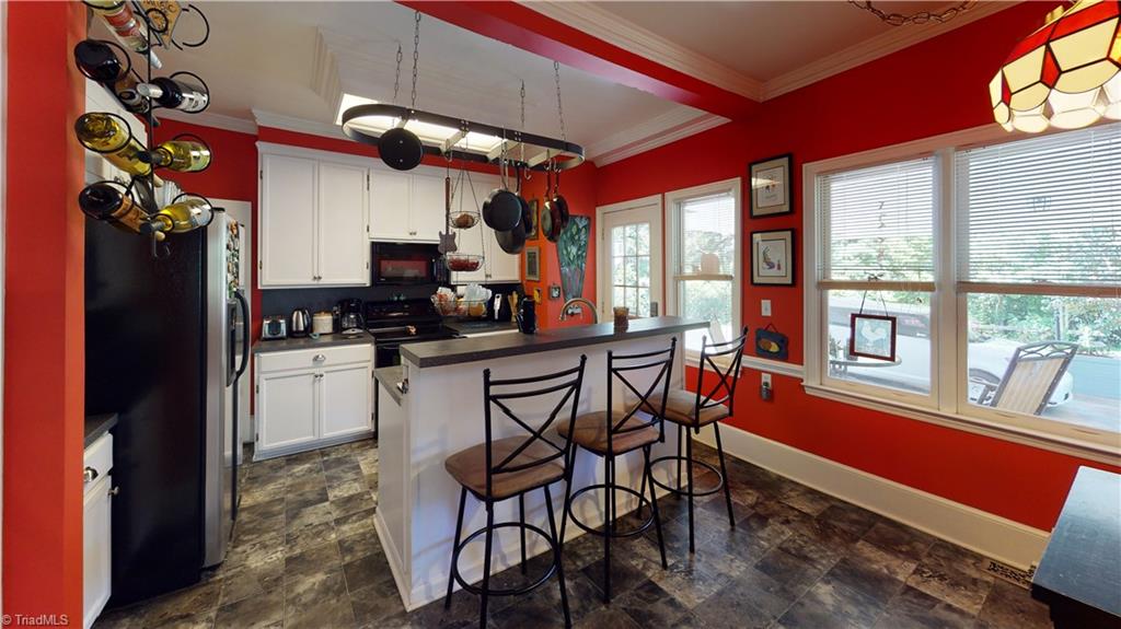 805 East Country Club Road Mount Airy, NC 27030 - Photo 11 of 42 Kitchen