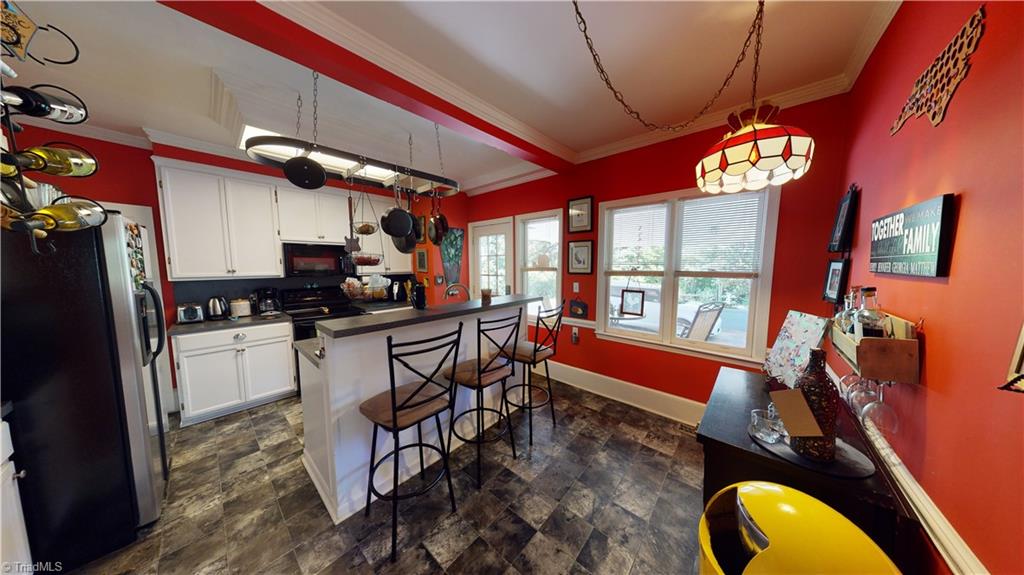 805 East Country Club Road Mount Airy, NC 27030 - Photo 12 of 42 Kitchen