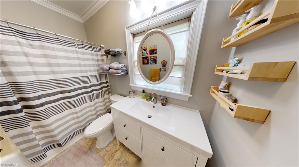 805 East Country Club Road Mount Airy, NC 27030 - Photo 17 of 42 Master Bath