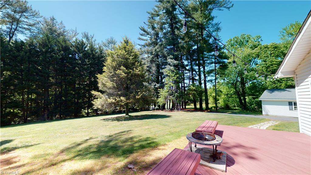 805 East Country Club Road Mount Airy, NC 27030 - Photo 31 of 42 Gallery Image 31