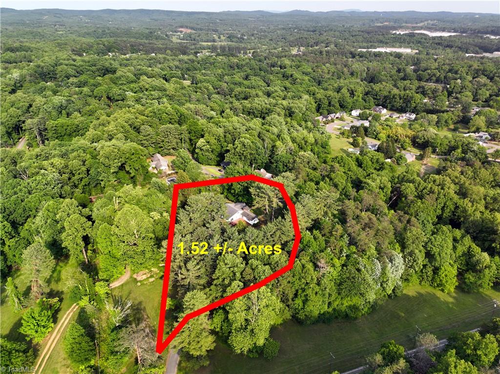 805 East Country Club Road Mount Airy, NC 27030 - Photo 34 of 42 Gallery Image 34