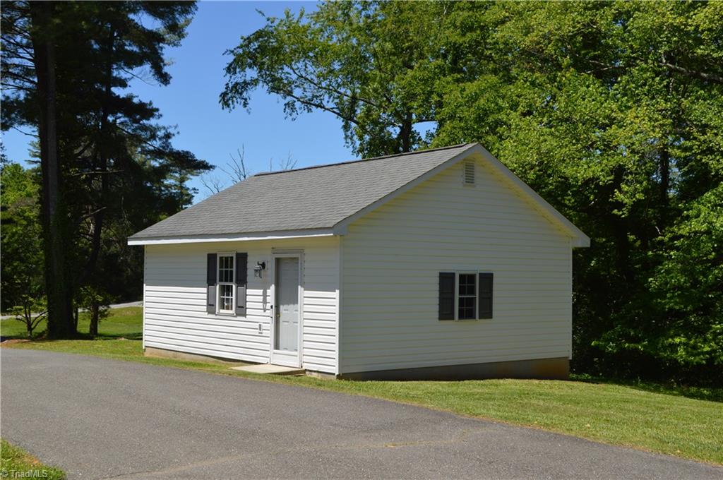 805 East Country Club Road Mount Airy, NC 27030 - Photo 4 of 42 Detached garage/workshop.