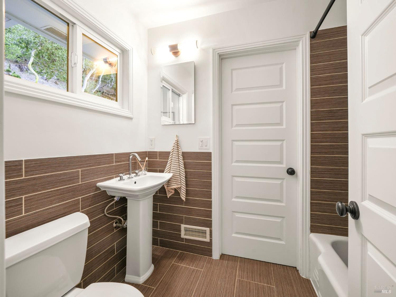 37 Convent Court San Rafael, CA 94901 - Photo 15 of 29