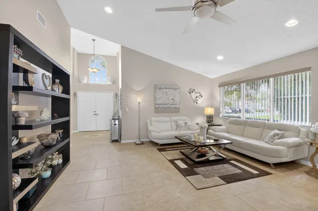 $390,000 | 18290 Covina Way, Unit A, Boca Raton, FL 33498