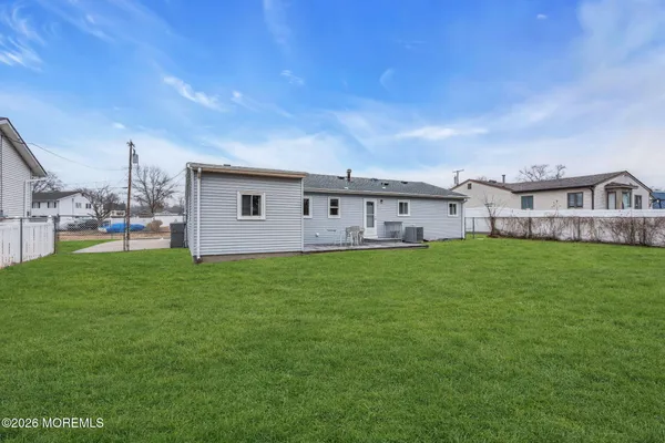 $410,000 | 1425 Nevada Drive, Toms River, NJ 08753