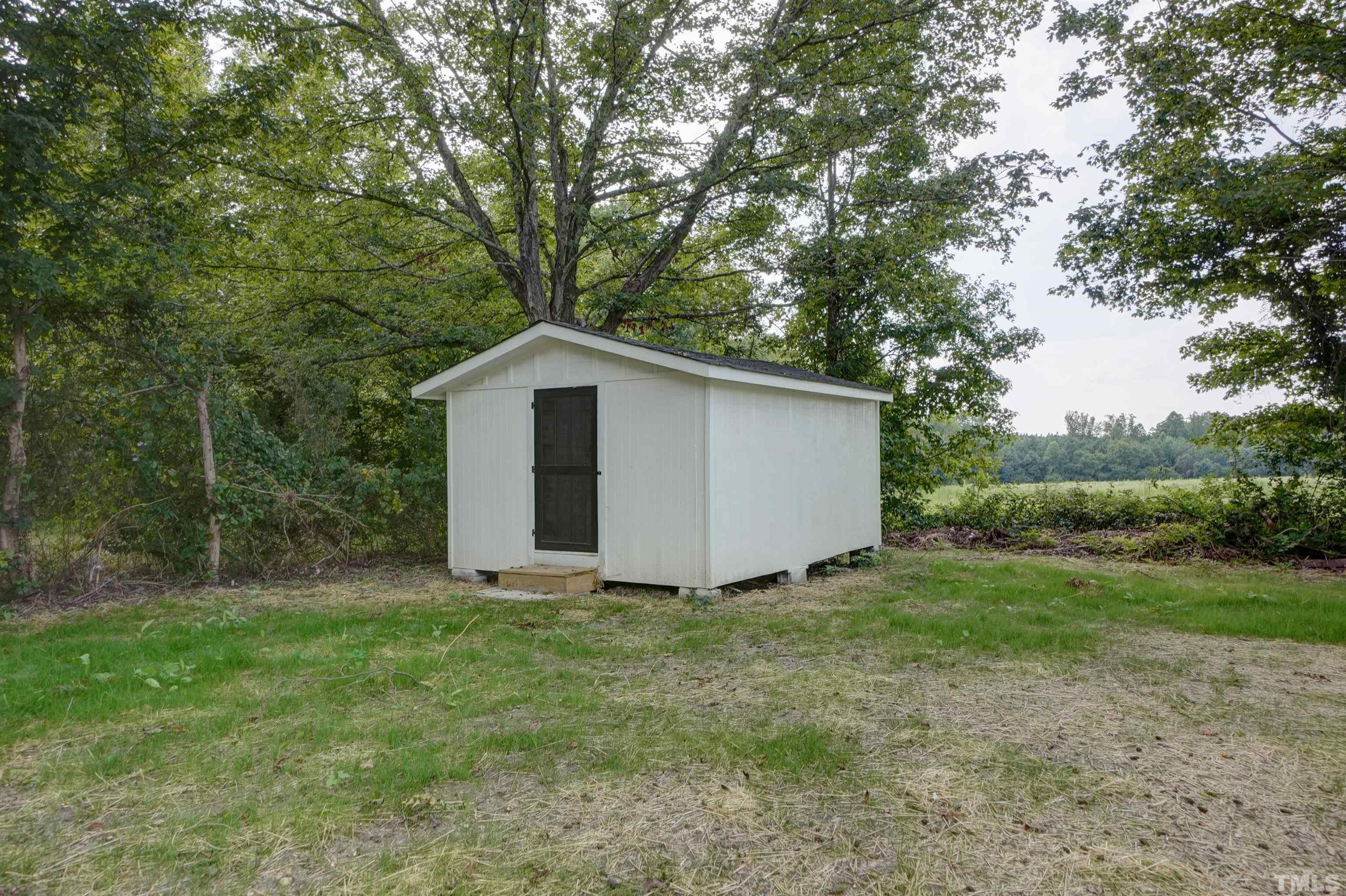 3014 Raleigh Road Henderson, NC 27537 - Photo 9 of 25 Gallery Image 9