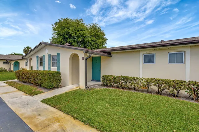 $79,900 | 2966 Ashley Drive East, Unit I, West Palm Beach, FL 33415
