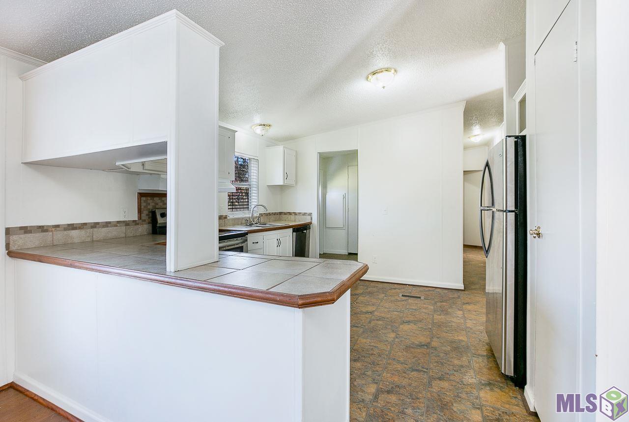 33909 Clinton Allen Road Denham Springs, LA 70706 - Photo 10 of 22 Kitchen