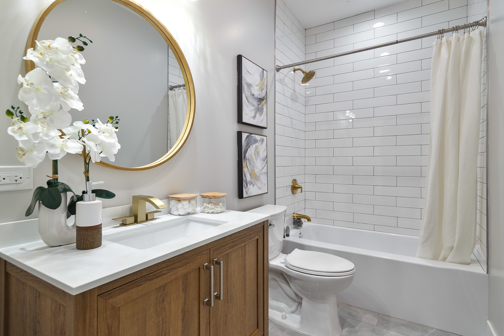 4602 North Springfield Avenue Chicago, IL 60625 - Photo 17 of 30 a bathroom with a sink a toilet and shower
