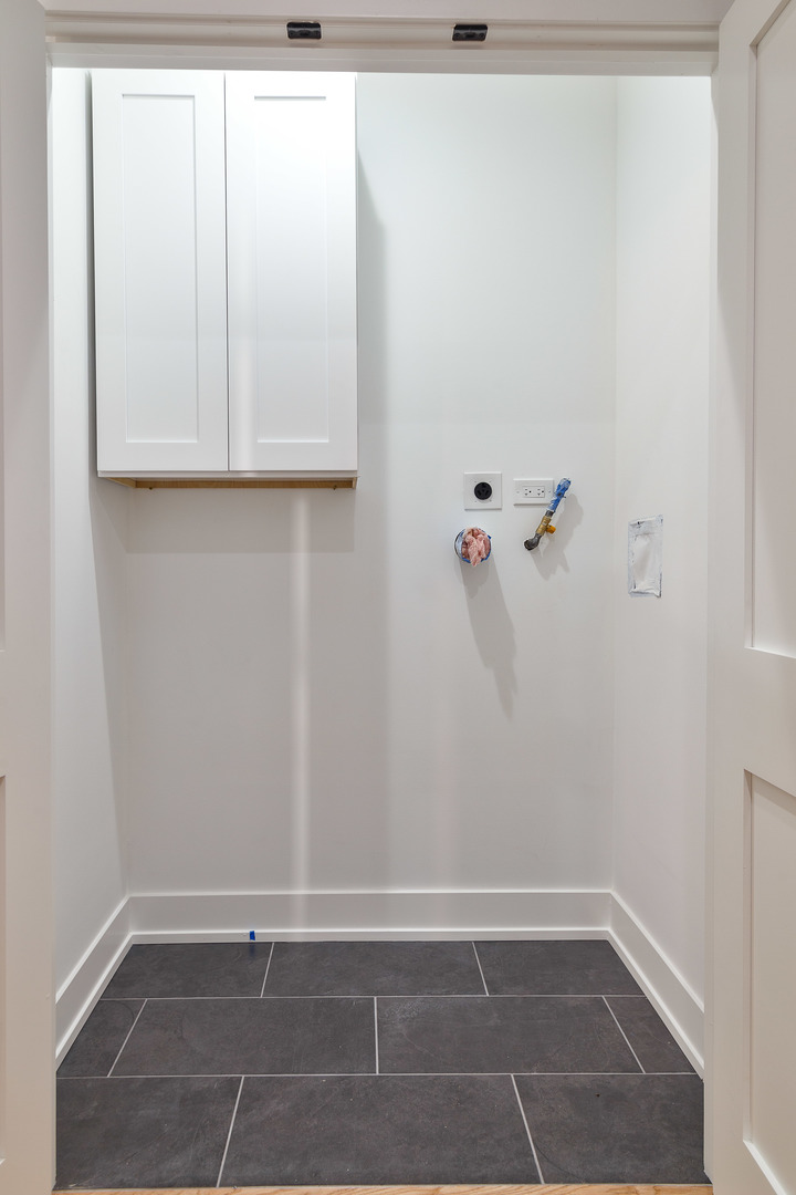 4602 North Springfield Avenue Chicago, IL 60625 - Photo 27 of 30 a view of a room