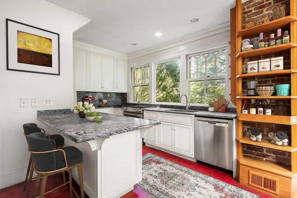 16 Kennard Road Brookline, MA 02445 - Photo 5 of 10